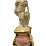 Porcelana que representa a Venus o Afrodita, mitología clásica, en porcelana de viejo París; del siglo XIX.